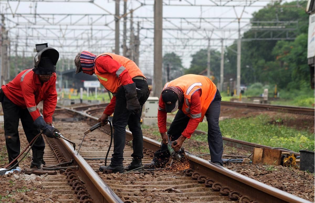 Mahasiswa Kedokteran India Ditemukan Tewas di Rel Kereta Kota