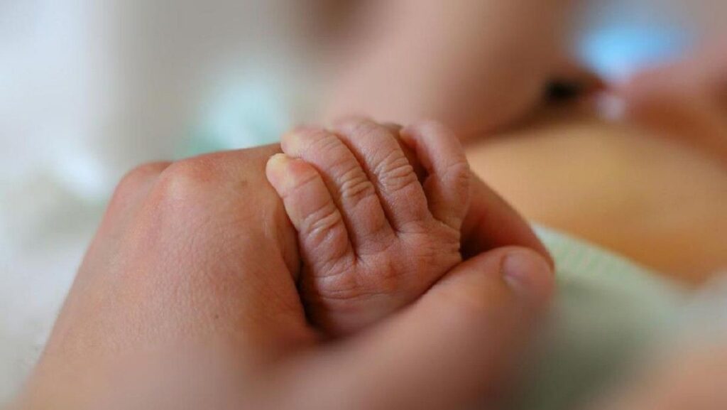 Tim Medis NTT Selamatkan Bayi Prematur Usai Gempa Bumi