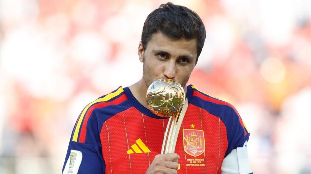Real Madrid Gagal Rekrut Rodri yang Memilih Pindah ke Barcelona