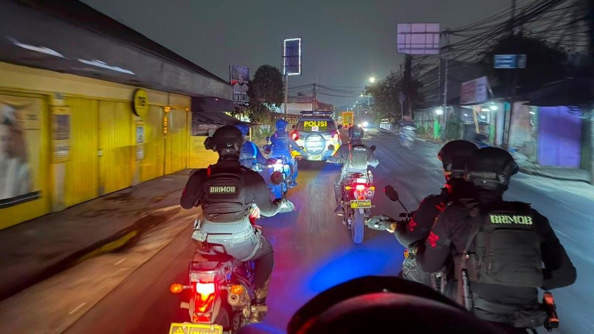 Pengendara Motor Patah Tulang Usai Tabrak Bus di Bekasi