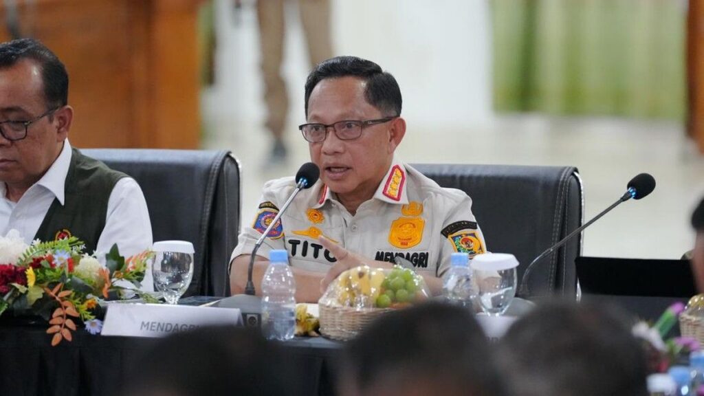 Mendagri Tito Karnavian Percepat Penanganan Gempa di NTT