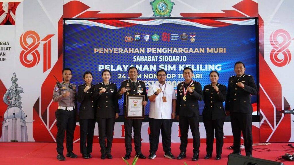 Polresta Sidoarjo Raih Rekor MURI Pelayanan SIM Keliling Nonstop Terlama