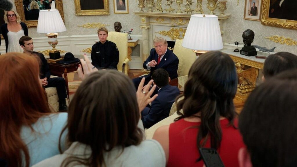 Donald Trump Tembak Pertanyaan Wartawan Soal Kim Jong Un di Gedung Putih