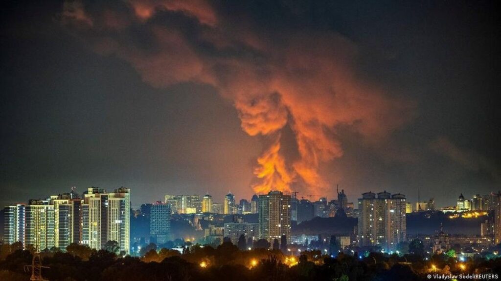 Serangan Rudal Rusia Tewaskan 17 Orang di Kyiv dan Sekitarnya
