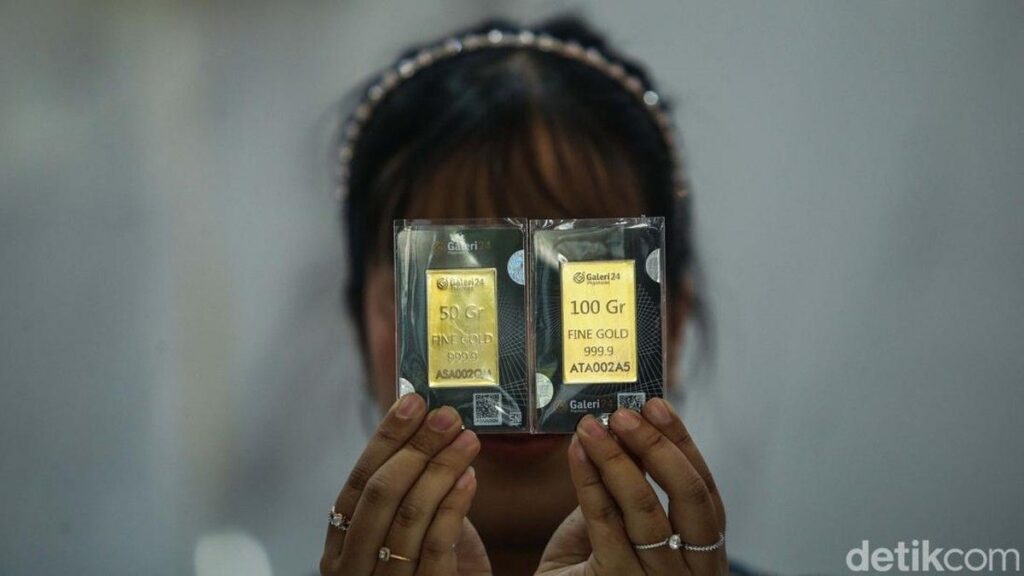 Harga Emas Antam Anjlok Rp 36 Ribu Per Gram