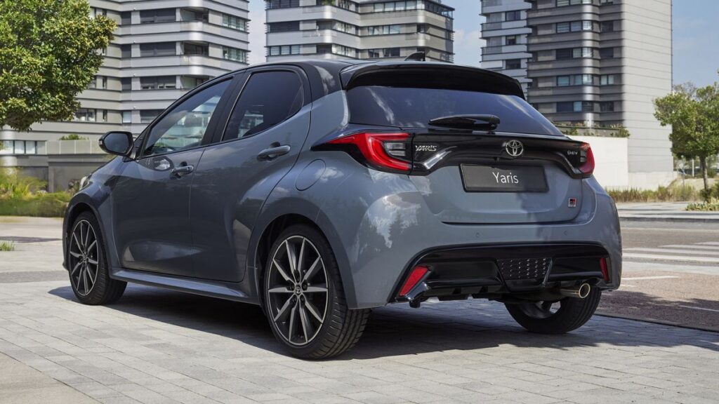 Membedah Harga dan Spesifikasi Toyota Yaris 2014-2015 Bekas