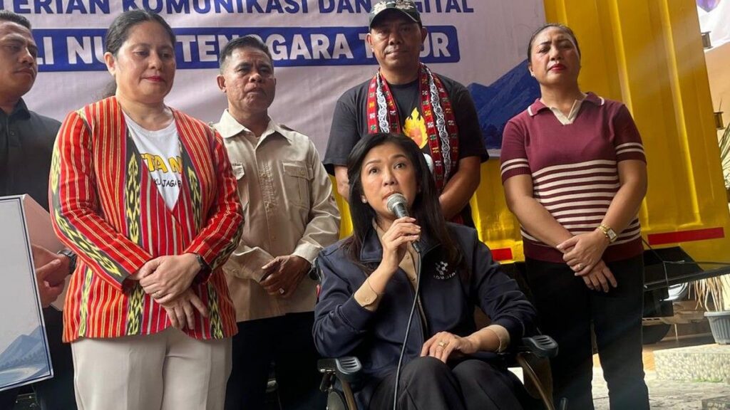Kominfo Pulihkan 812 BTS di NTT Pasca Gempa dan Kirim 20 Unit Starlink