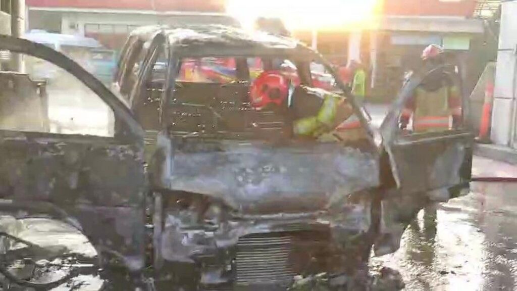 Mobil Terbakar di SPBU Bogor Barat Akibat Korsleting Aki