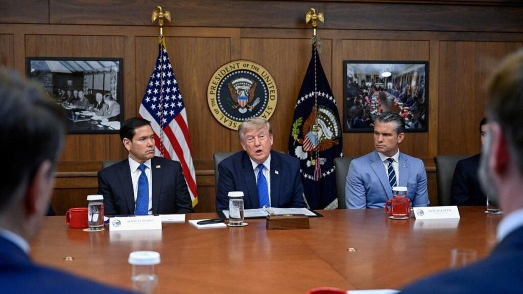 Trump Berselisih dengan Menhan AS Soal Stok Amunisi