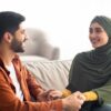Hukum Menambahkan Nama Suami di Belakang Nama Istri Menurut Islam