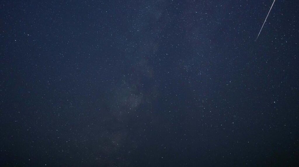 Hujan Meteor Perseid Mencapai Puncak Aktivitas pada 13 Agustus 2026