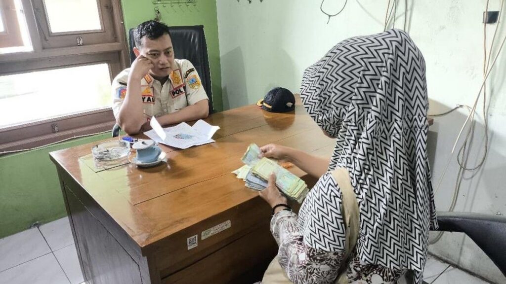 Satpol PP Kudus Amankan Pengemis Paksa Berpenghasilan Rp540 Ribu