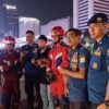 Damkar Evakuasi Ponsel Warga di Gorong Gorong Bundaran HI
