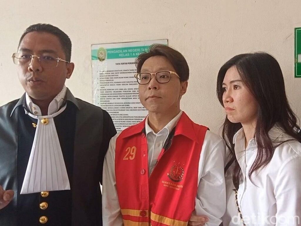 Sidang Richard Lee Ditunda Akibat Saksi Kunci Mangkir