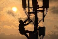 XLSmart Manfaatkan Spektrum 700 MHz dan 2,6 GHz untuk Perkuat Jaringan 5G