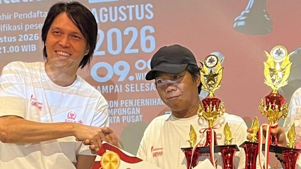 Once Mekel Gagas Turnamen Catur Unik 3 on 3 di Jakarta