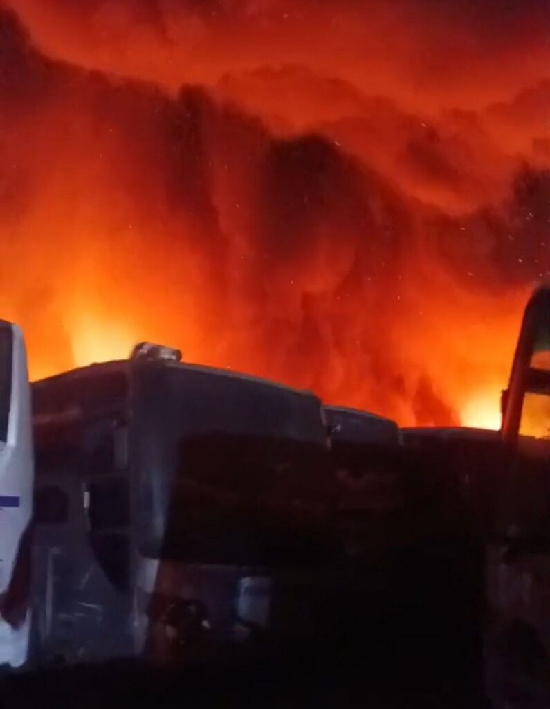 Kebakaran Pangkalan Bus PO Sinar Jaya Bekasi Hanguskan 50 Unit