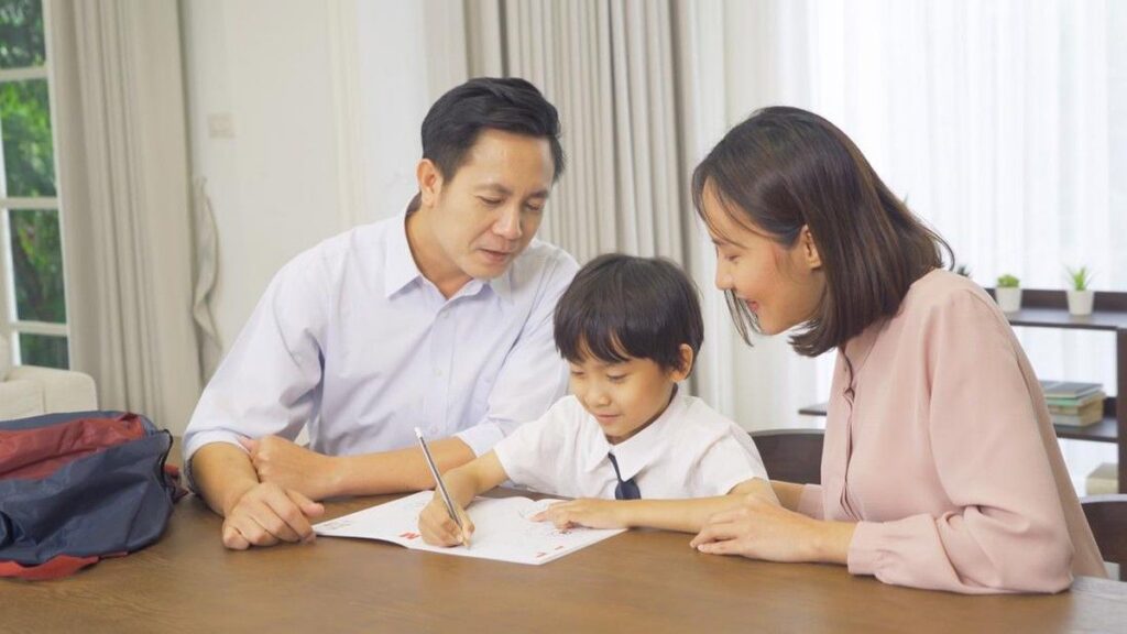 Waktu Tepat Mengenalkan Disiplin Anak Sesuai Tahap Perkembangan