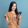 Bahaya Duduk Lama Saat Scrolling HP dan Cara Mencegahnya