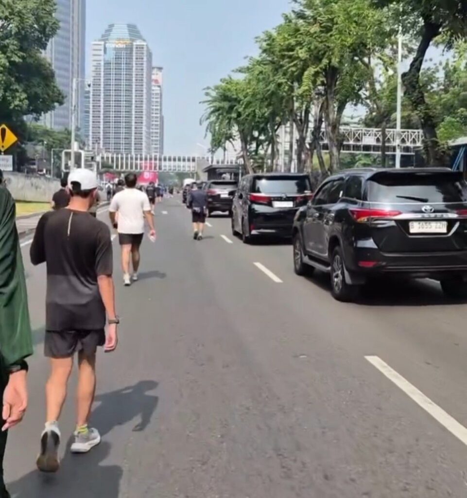 Mobil Toyota Fortuner dan Alphard Masuk Area Car Free Day Jakarta Terindikasi Pelanggaran