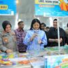Ratu Tenny Leriva Membuka Bazar Buku Out of The Book di Palembang