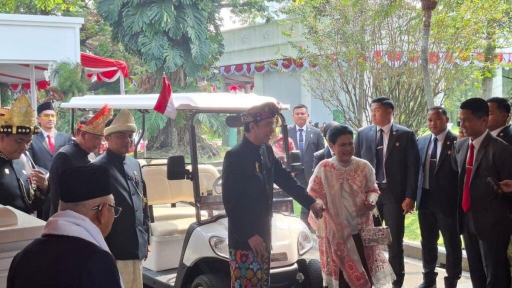 Jokowi Hadiri Upacara Peringatan HUT Ke 81 RI di Istana Merdeka