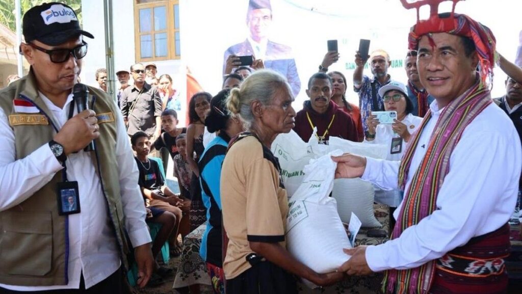 Bapanas dan Bulog Salurkan Bantuan Pangan di Alor NTT