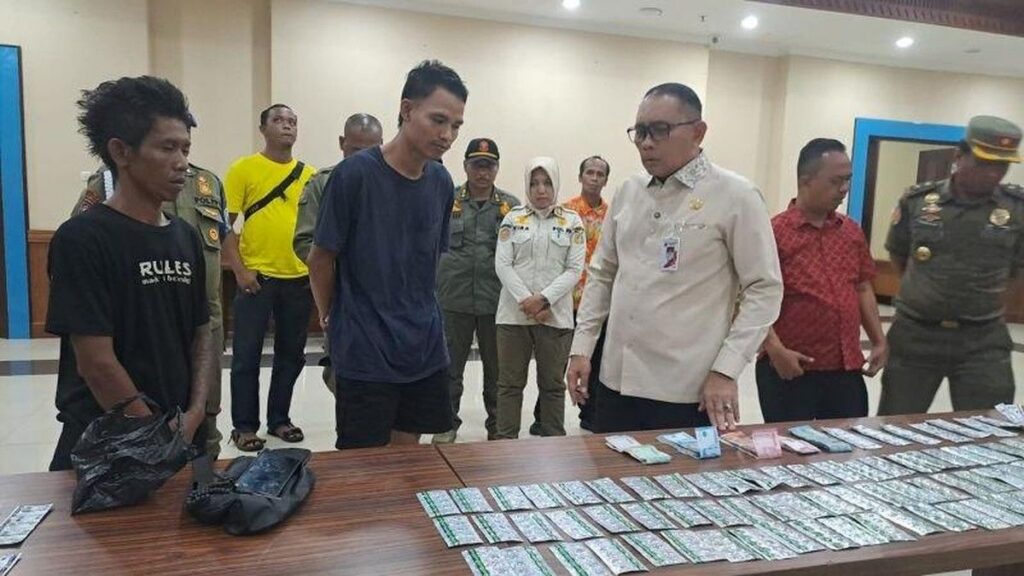 Petugas Gabungan Tangkap Dua Pengedar Obat Keras di Tanah Abang
