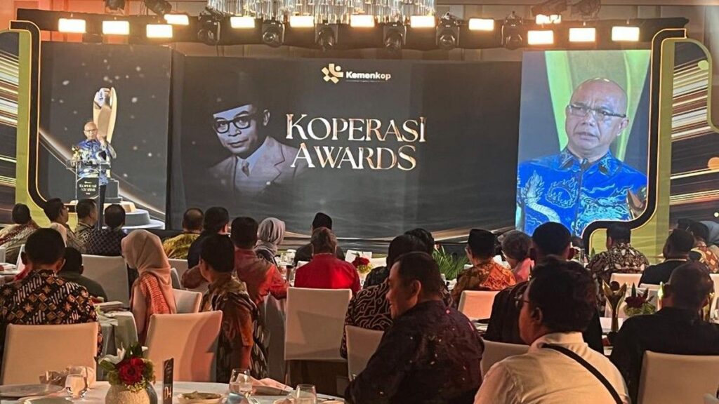 Reda Manthovani Raih Penghargaan Bakti Koperasi Pradana Nayaka 2026