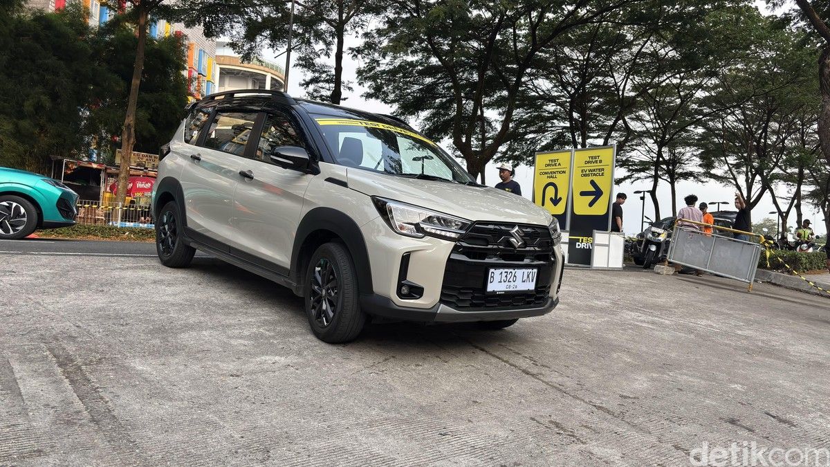Suzuki XL7 Terbaru Catat Pemesanan 1300 Unit Dalam Dua Pekan