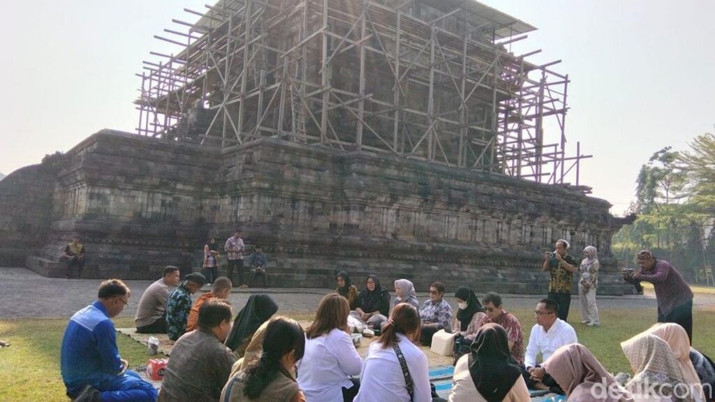 Candi Mendut Ditutup Sementara Selama Setahun untuk Pemugaran
