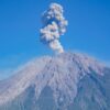Tiga Gunung Api di Indonesia Meletus Beruntun Malam Ini